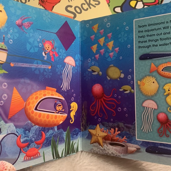 🧚🏿‍♂️3/$12🧚🏿‍♂️Board books set of 4 - Picture 2 of 4